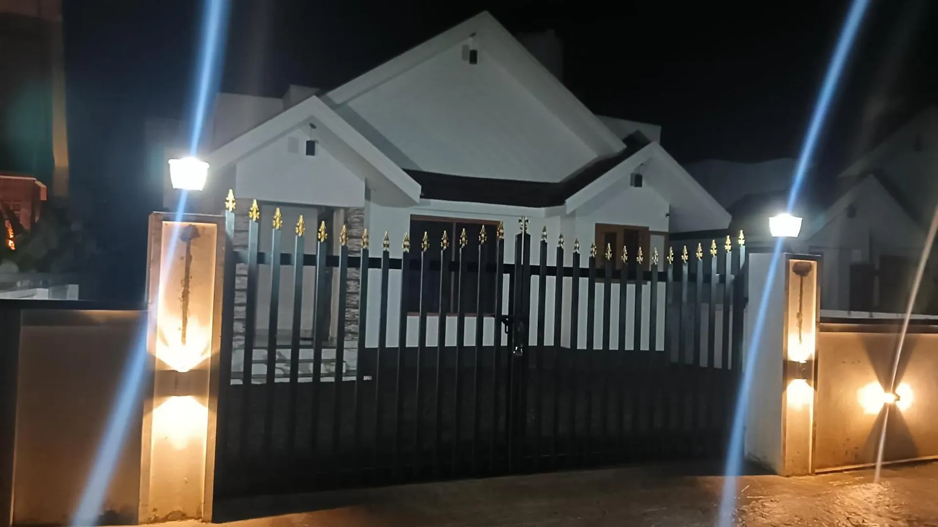 Mount Mist Villa Munnar Homestay